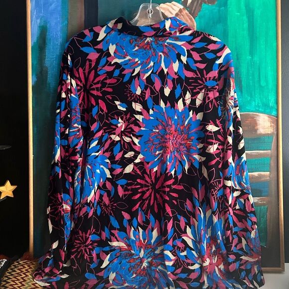 Chico's Bold Blue and Pink Floral Button Down Shirt Size 3 - Picture 8 of 16